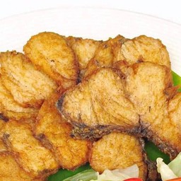 ข้าวปลากระพงทอด