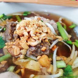 ก๋วยเตี๋ยวเนื้อ