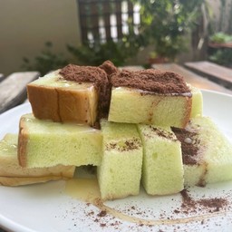 ขนมปังนมน้ำตาล+ขนมปังโอวัลติน