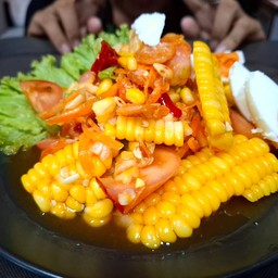 ตำข้าวโพดไข่เค็ม