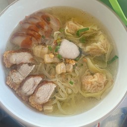 บะหมี่เกี้ยวกุ้ง รวมมิตร