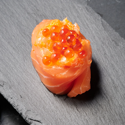 SALMON IKURA GUNKAN