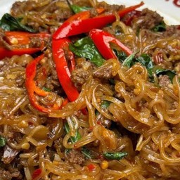 เส้นเล็กผัดกระเพรา+หมูสับ ยอดฮิต