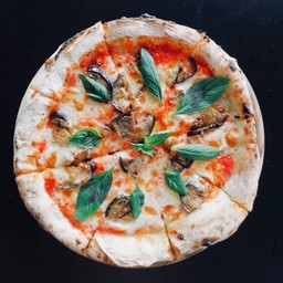 Grilled Eggplant w Smoke Cheese /พิซซ่ามะเขือม่วงย่างชีสรมควัน