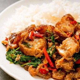 ข้าวกระเพราหมูกรอบ