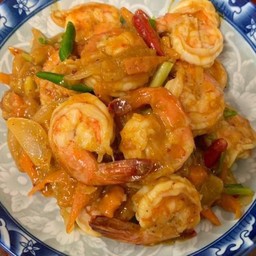 กุ้งผัดไข่เค็มราดข้าว