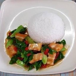 ข้าวกะเพราหมูกรอบ(ไม่รวมไข่ดาว)