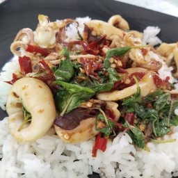 กระเพราเดือด&ก๋วยเตี๋ยวหมูโบราณ