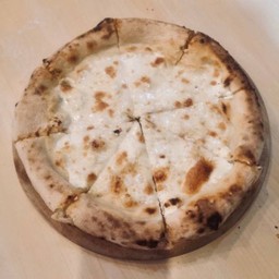 4 Cheeses Pizza  / พิซซ่า 4 ชีส