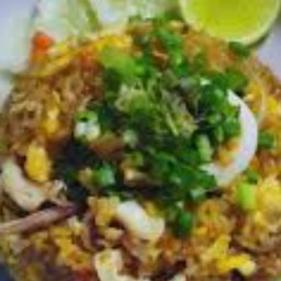 ข้าวผัดโบราณปลาหมึก