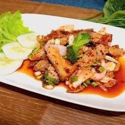 น้ำตกคอหมูย่าง