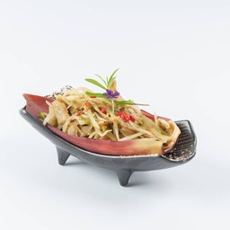 ยำปลากรายมะละกอ ยะไข่