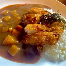 ข้าวแกงกระหรี่/ปลาทอด