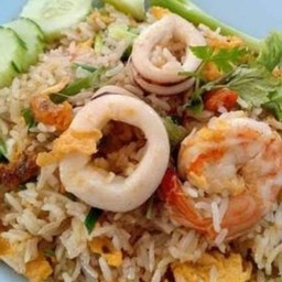 ข้าวผัดปลาหมึก