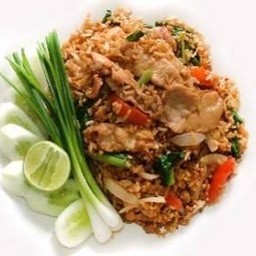 ข้าวผัดรถไฟหมู,ไก่