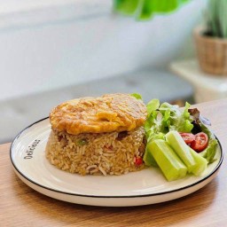 ข้าวผัดหมูย่าง เผ็ด