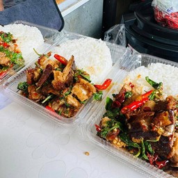 ข้าวพริกแกงเนื้อสด