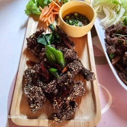 ทอดเสือคลุกฝุ่น