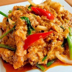 ปูนิ่มผัดผงกะหรี่