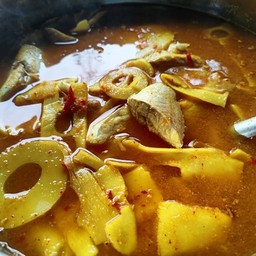 แกงส้มปลากับหน่อไม้ดอง