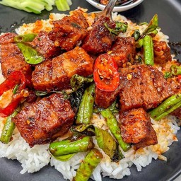 ผัดพริกแกงถั่ว