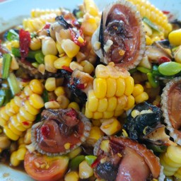 ตำข้่าวโพดปูปลาร้า หอยแคลง หอยเชอรี่