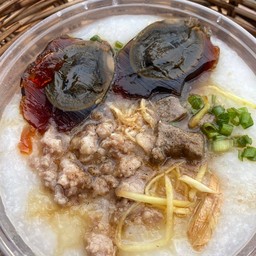 โจ๊กโบราณ หมูสับ ตับหมู ไก่ฉีก ไข่เยี่ยวม้า