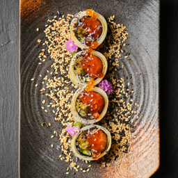 SALMON SASHIMI ROLL
