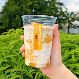 Caramel Biscoff Yogurt Frappe