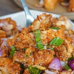 ยำไก่แซ่บ