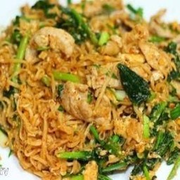 ผัดมาม่าหมู,ไก่