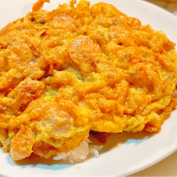 ดีเซิร์ฟ ข้าวไข่เจียว น้ำพริกกะปิ ผัดกะเพรา รสเด็ด พระปิ่น 5