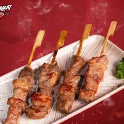 เนื้อวัวย่างเสียบไม้ 4 ไม้ (ฟรีน้ำจิ้มแจ่ว)