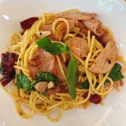  Bacon w Garlic & Roasted hot Chili / ผัดพริกแห้งเบคอน