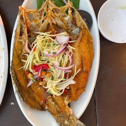 ปลากระพงราดน้ำปลา