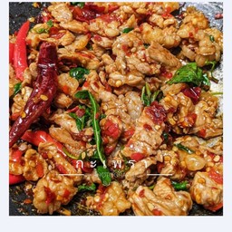 ข้าวหน้ากะเพราหมูชิ้น