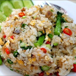 ข้าวผัดคะน้าปลาเค็ม