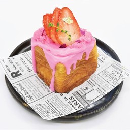 คิวบ์ครัวซองต์สตรอเบอร์รี่