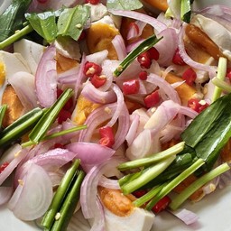 ยำไข่เค็ม