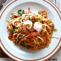 ผัดไทยกุ้งสดไซส์กลาง