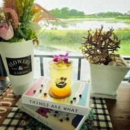 เสาวรส โซดา