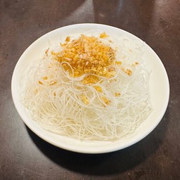 เส้นหมี่ขาว