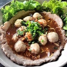 เหลาชามหมูเด้งต้มยำ