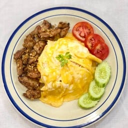 ข้าวไข่ข้นหมูทอด