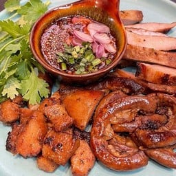 ย่างรวมหมู/ไส้/เนื้อ