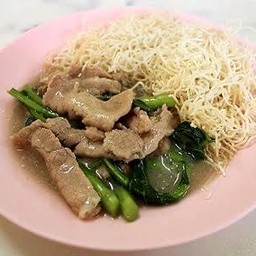 ราดหน้าหมี่ขาวกรอบ