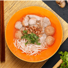 ก๋วยเตี๋ยวลูกชิ้นแคะน้ำใส