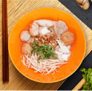 ก๋วยเตี๋ยวเส้นปลาลูกชิ้นแคะน้ำใส