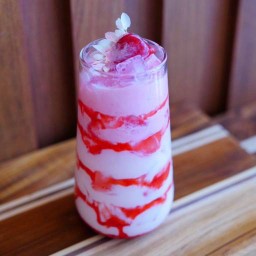 นมสดสตอเบอร์รี่