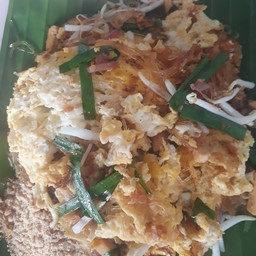 ผัดไทยวุ้นเส้นใส่ไข่พิเศษไข่